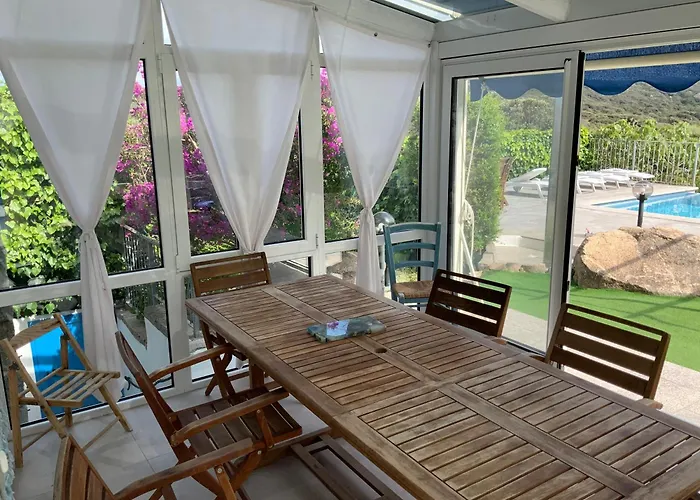 La Loggia Mit Privat Pool בית נופש סנטה טרזה גאיורה